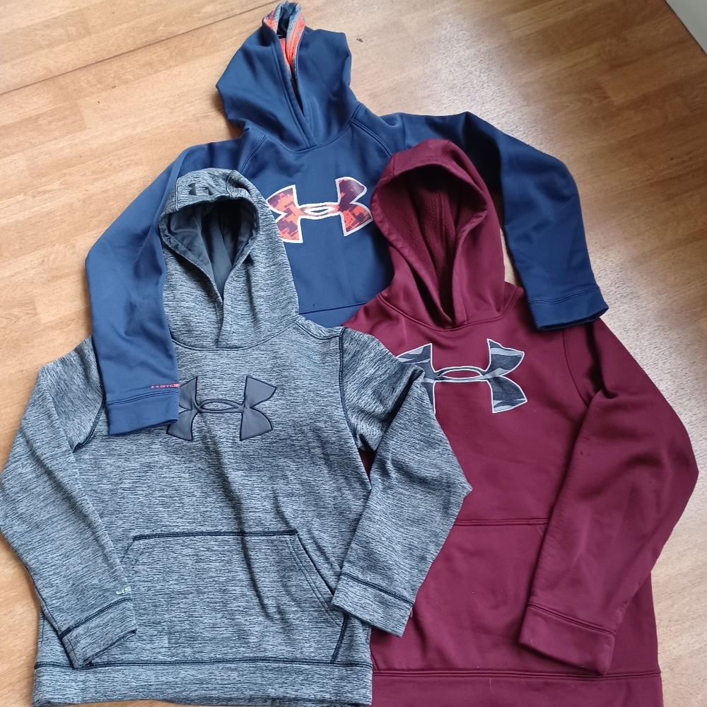 Under Armour hoodies youth size large 3- hoodies